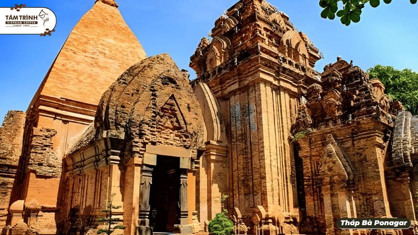 Tháp bà Ponagar di sản văn hóa, niềm tự hào của người dân Chăm Pa