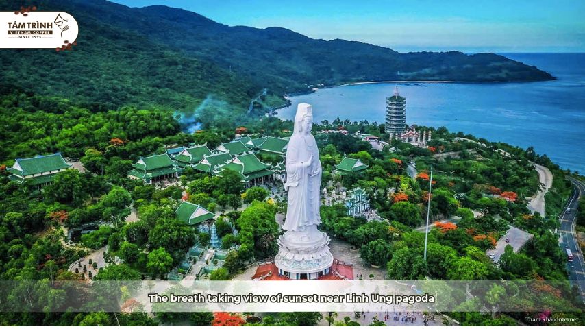 The breath taking view of sunset near Linh Ung pagoda